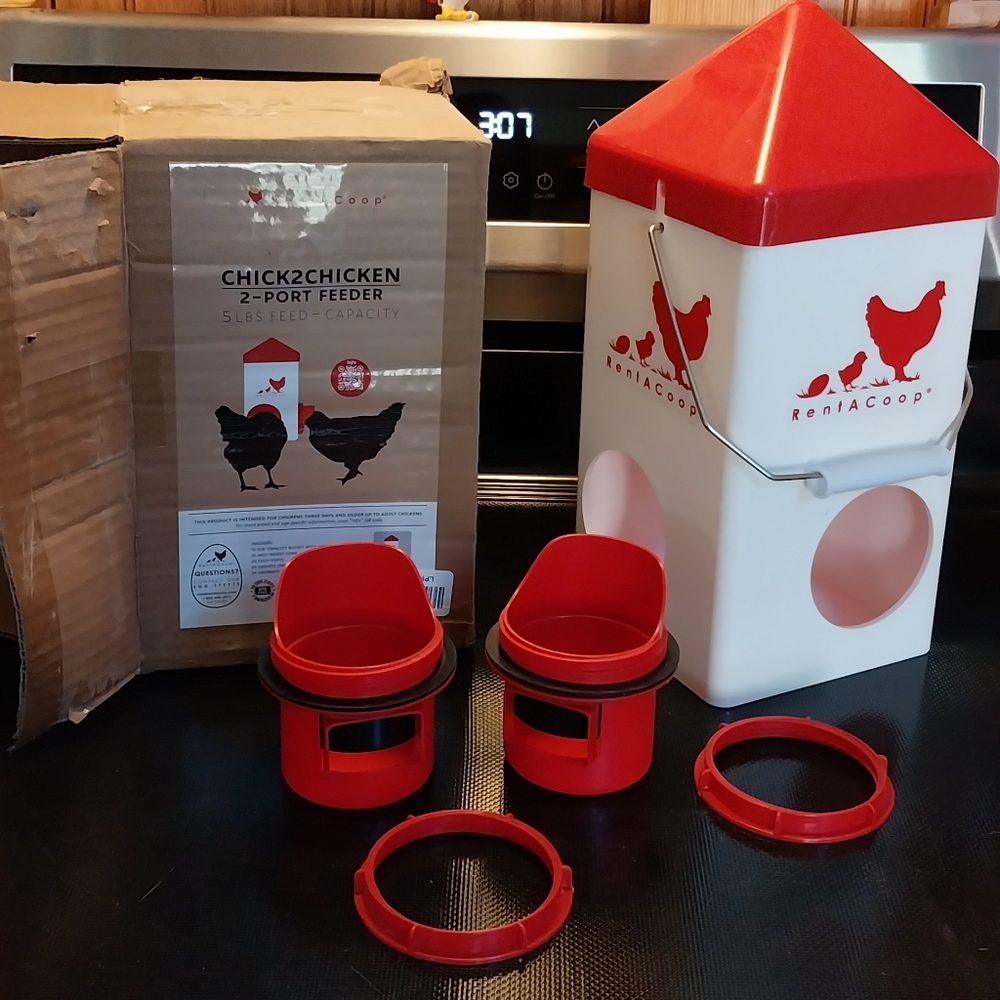 CHICK2CHICKEN 2-Port Feeder – White with Red & Blue Accents - Picture 7 of 9